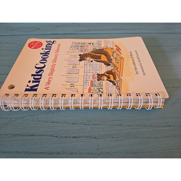 Vintage 1987 Kids Cooking A Very Slightly Messy Cookbook Recipes Cook Book Vtg - Picture 9 of 9